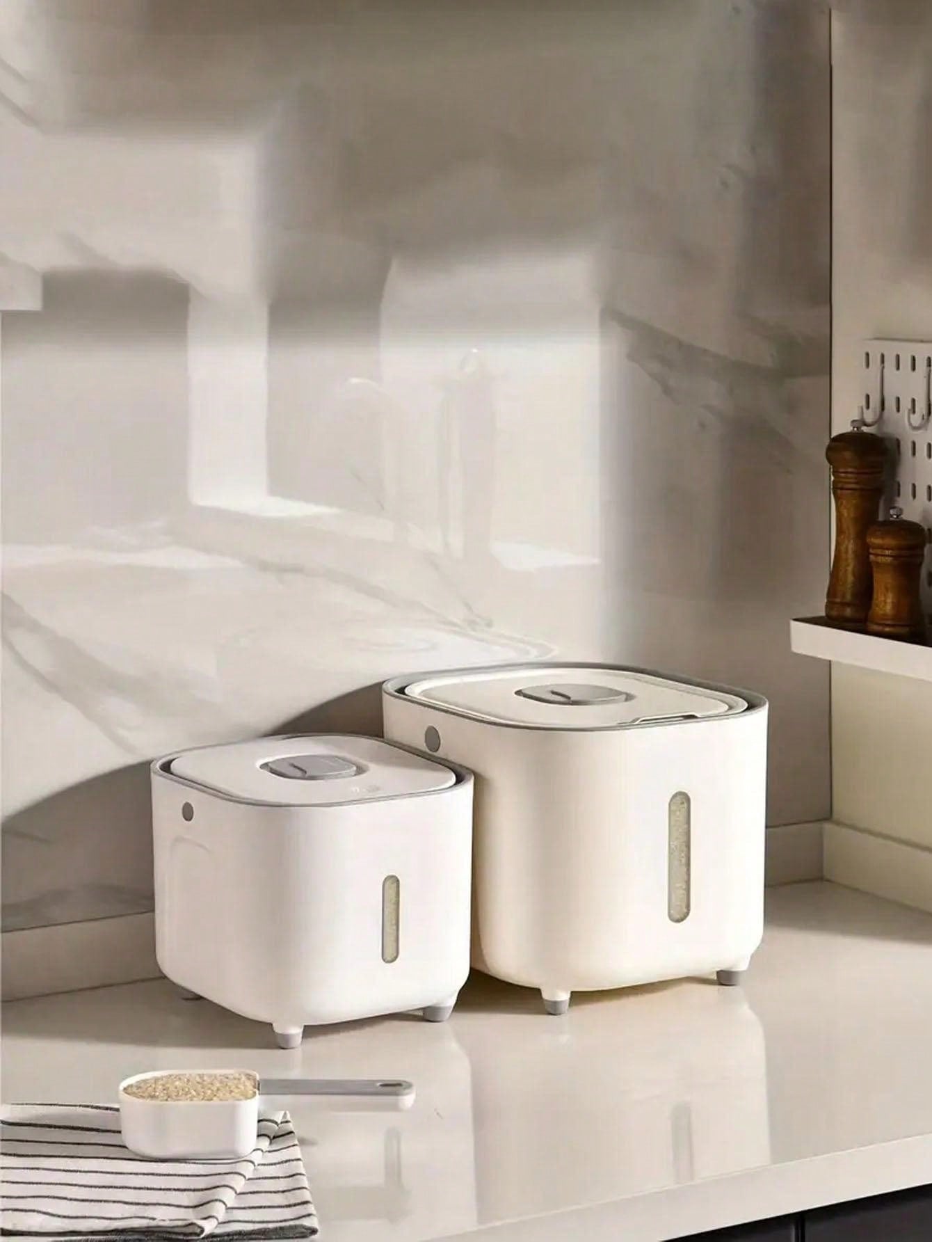 1 piece rice bucket with handle - Large capacity grain storage container - Moisture-proof and insect-proof sealed storage container - Suitable for rice, grain - grain - flour - dog food - Pet food - Household sealed rice dispenser - Household